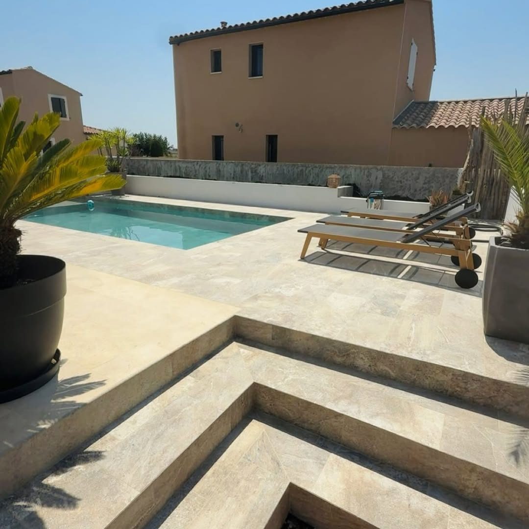 Piscine - carreleur à Arles